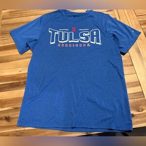 Tulsa hurricane men’s tshirt medium